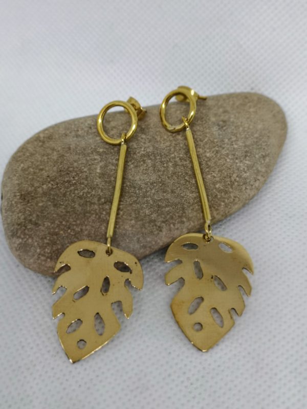 Cheese Plant Leaf brass drop earring - Image 3