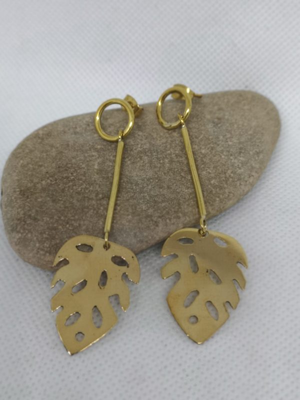 Cheese Plant Leaf brass drop earring - Image 4